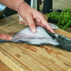 ZWILLING | VIER STERNE - Filiermesser - Klinge 18cm 9 ZWILLING | VIER STERNE - Filiermesser - Klinge 18cm -Koch Set Haus FMZ1680 inuse 2 5b39