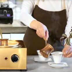 Türkischer Mokkakocher (Közde Türk Kahvesi) - Inkl. Sand 9 Türkischer Mokkakocher (Közde Türk Kahvesi) - Inkl. Sand -Koch Set Haus TKKSRM detail inuse2 41a8