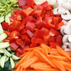 Vegetarischer Cutter - 12 Liter - 1,8 KW - 230 Volt - 1100-2800rpm 7 Vegetarischer Cutter - 12 Liter - 1,8 KW - 230 Volt - 1100-2800rpm -Koch Set Haus detail geschnittenes gemuese 1 c213 6